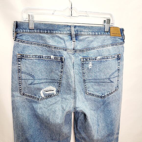 American Eagle Low Rise Baggy Straight Leg Light Wash Distressed Women's Jeans - Picture 13 of 15